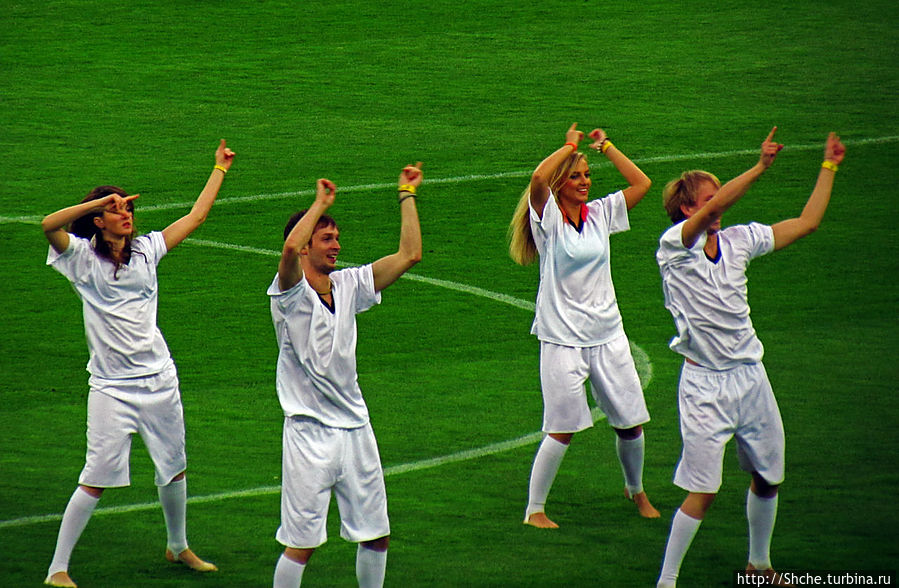 Потанцуем? Гимн Евро-2012 вместе девчонками из Гданьска Гданьск, Польша