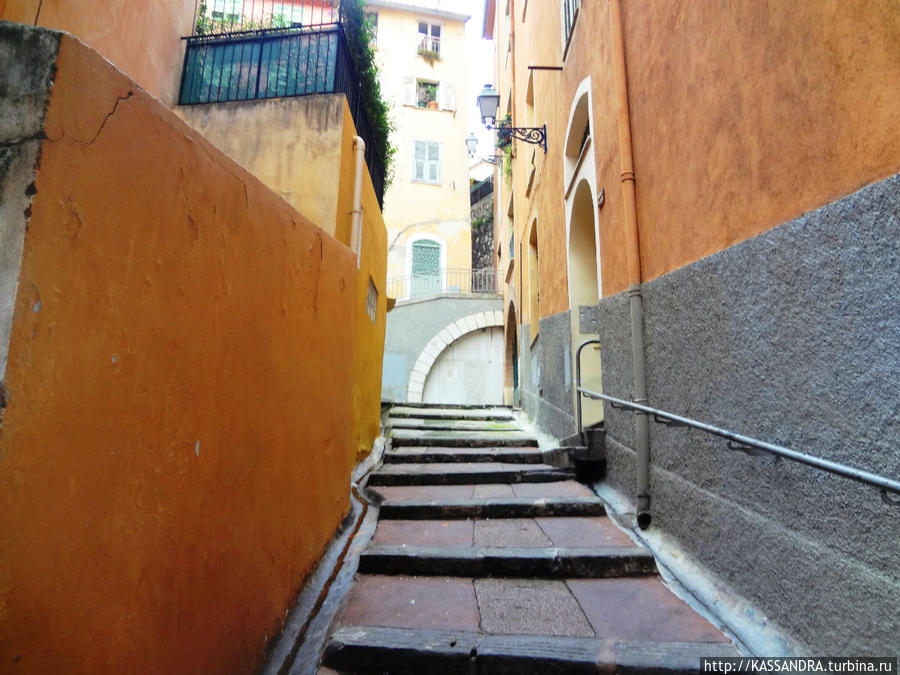 Ницца — несколько километров  от итальянской границы Ницца, Франция