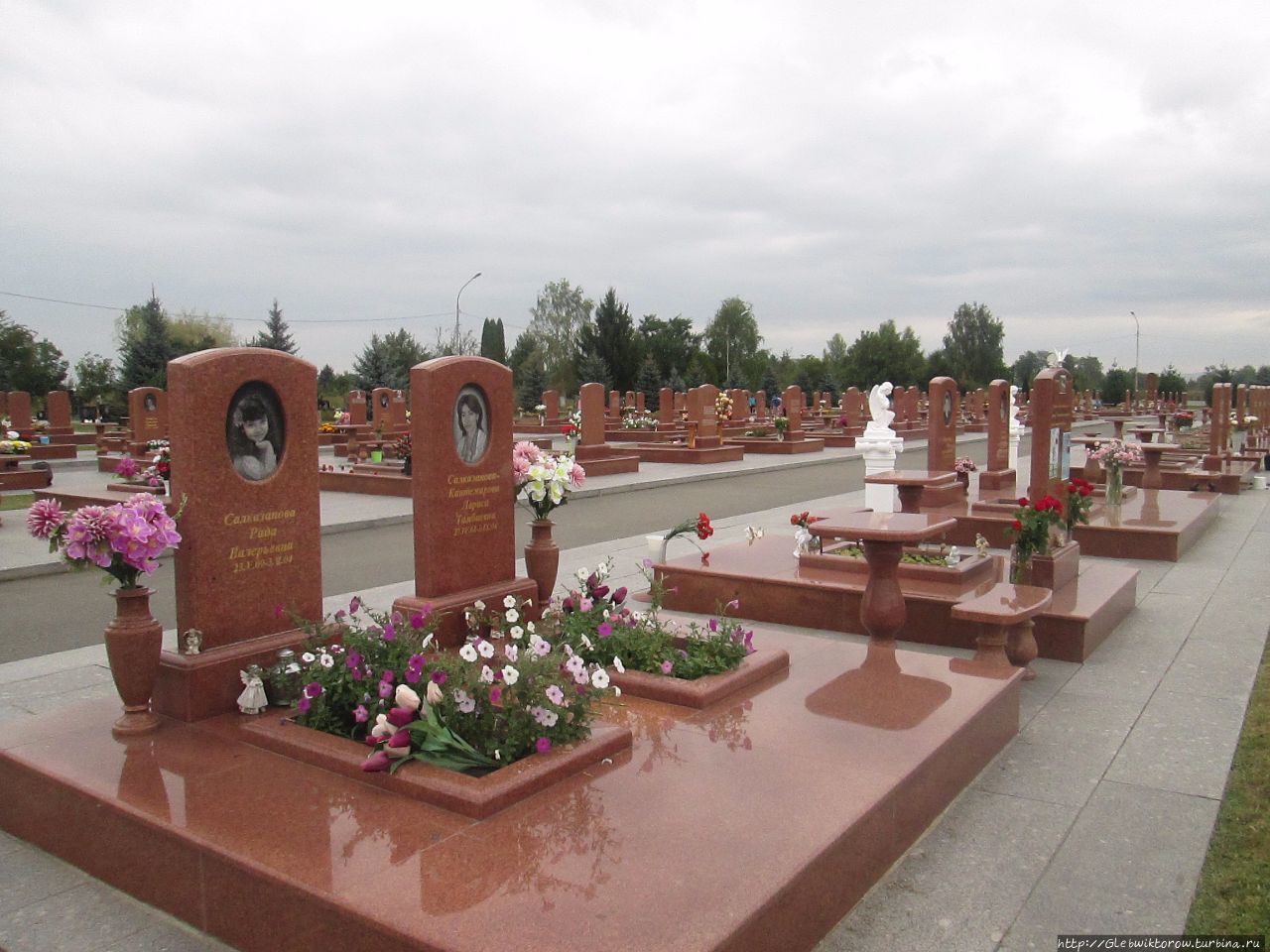 Прогулка на мемориальное кладбище Беслан, Россия