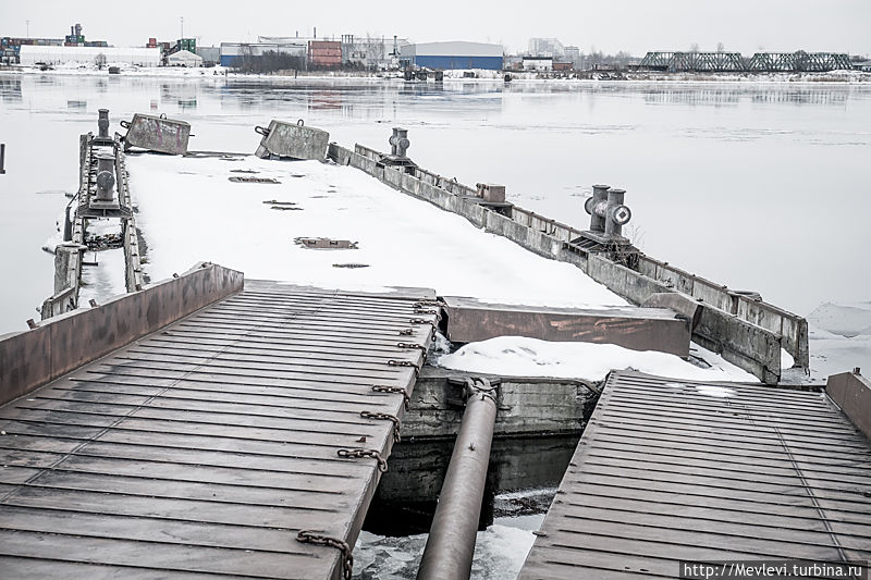 В Риге, на причале порта Волери Рига, Латвия