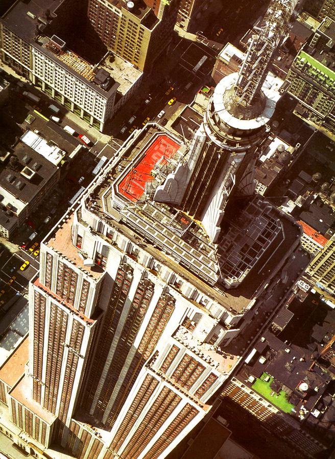 Empire State Building, вид сверху. Скан из книжки Нью-Йорк, CША