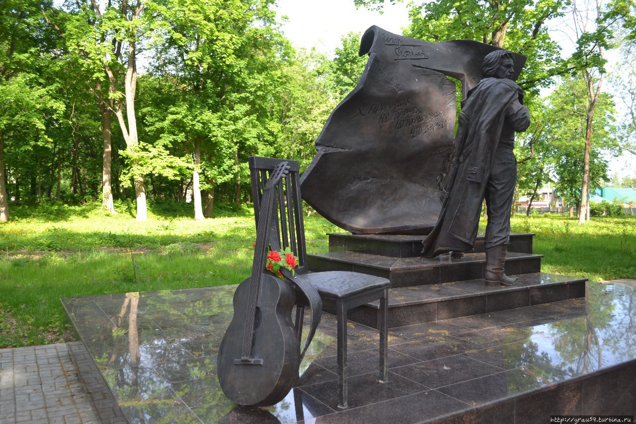 памятники щекино тульской области. памятник талькову в щекино тульской области. игорь тальков памятник в щекино. памятник танк щекино. памятники в щекино.