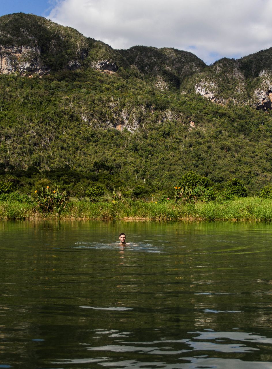 озеро в Долине Виньялес Долина Виньялес Национальный Парк, Куба