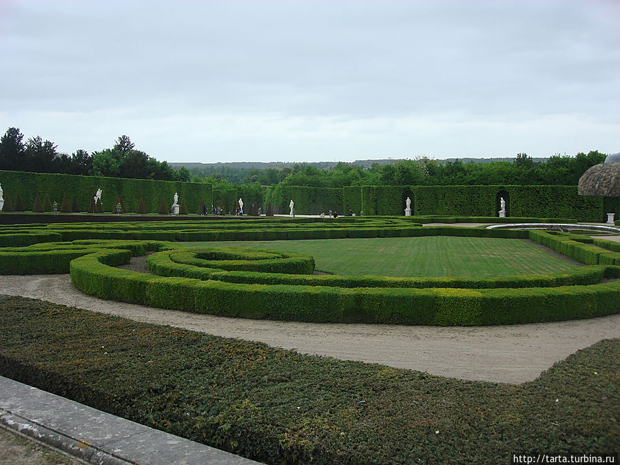 Все ухожено и пострижено Версаль, Франция