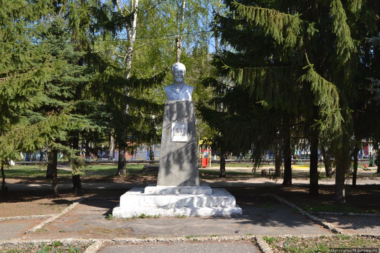 Сердобск березки. Сквер Слепцова Сердобск. Памятник Слепцову в Сердобске. Камень Обелиск Сердобск.