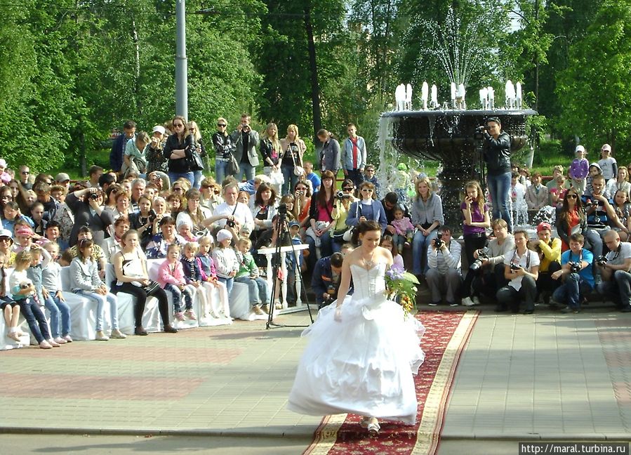 Возле этого фонтана проводятся зрелищные городские мероприятия Рыбинск, Россия