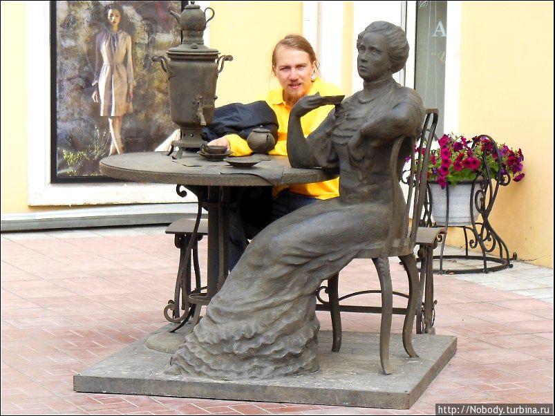 Давинчи пьёт чай с дамой... Омск, Россия