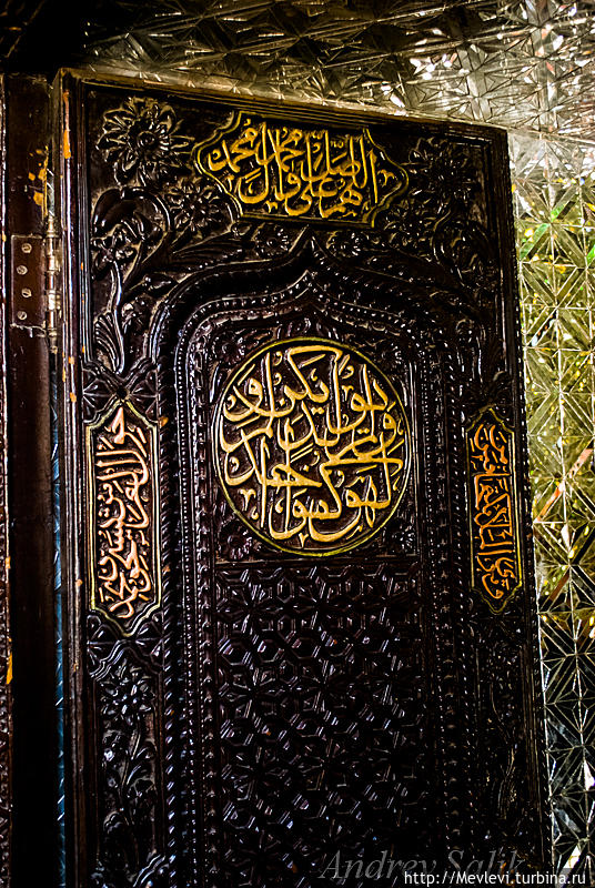 Зеркальная мечеть Imamzadeh-ye Ali Ebn-e Hamze Шираз, Иран