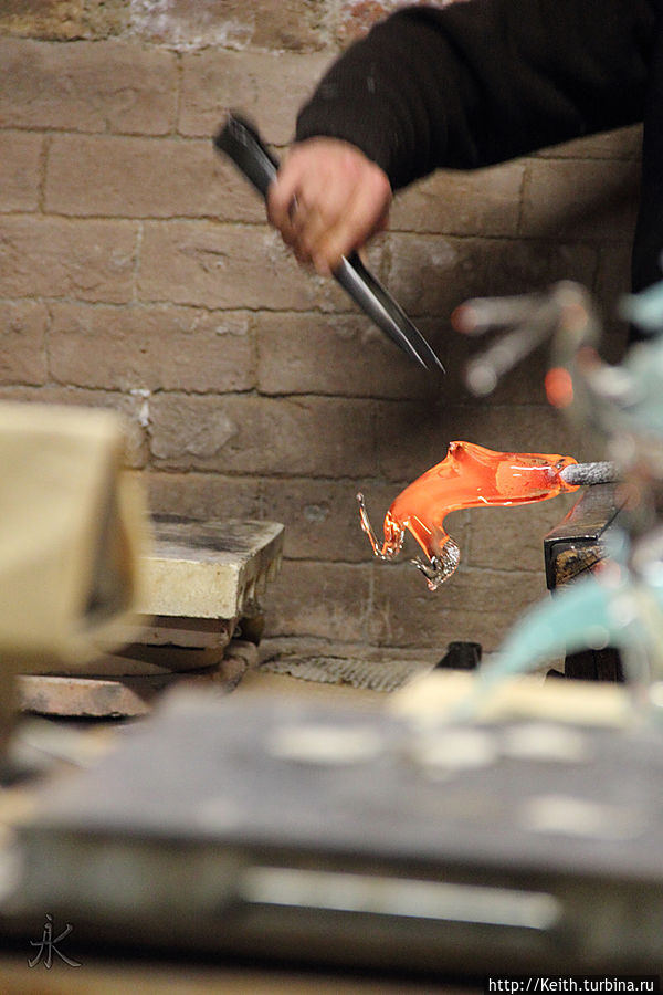 Ваяние стеклянной лошадки