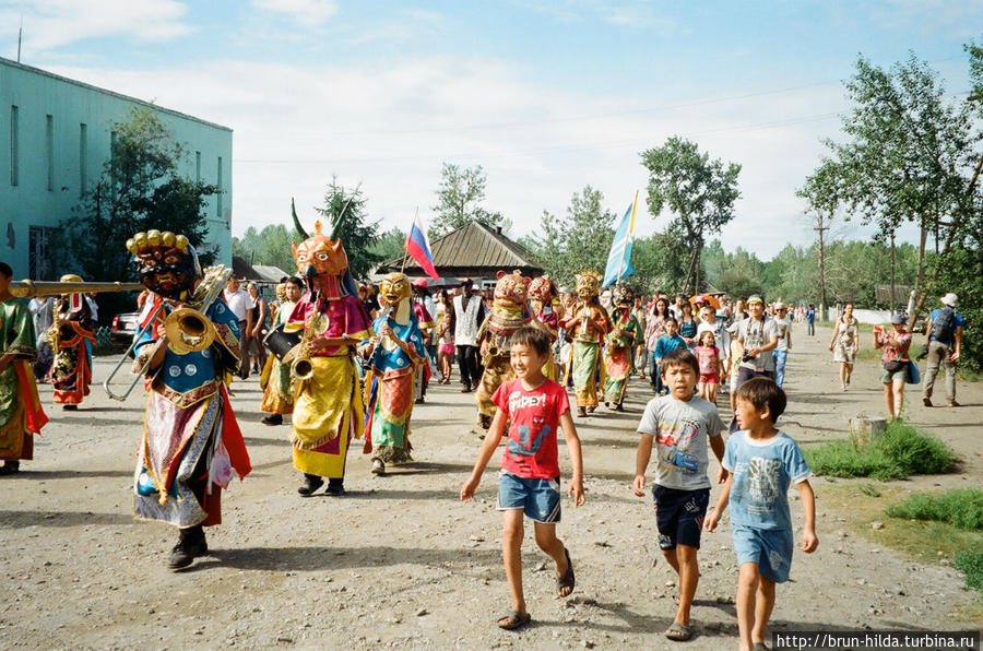 по главной улице Чадана