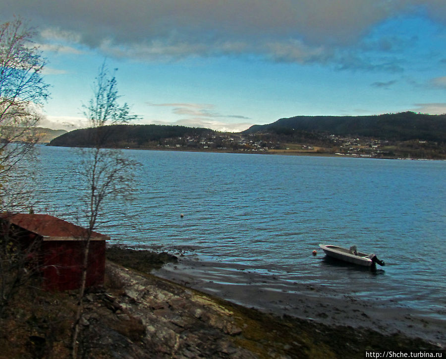 Суровая красота побережья фьерда Strindfjorden Вернес, Норвегия