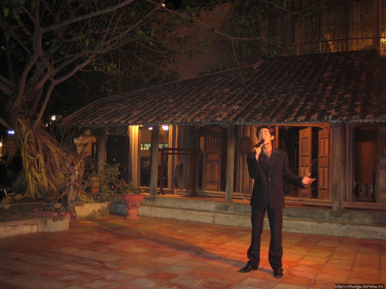 г.Нячанг. Вечерний концерт в гостинице Yasaka Saigon Nhatrang Нячанг, Вьетнам