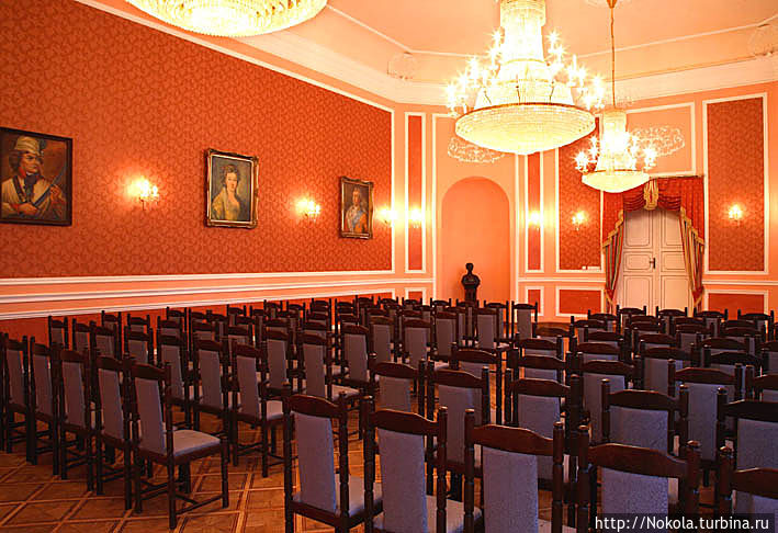 Щенява — отель во дворце Подкарпатское воеводство, Польша