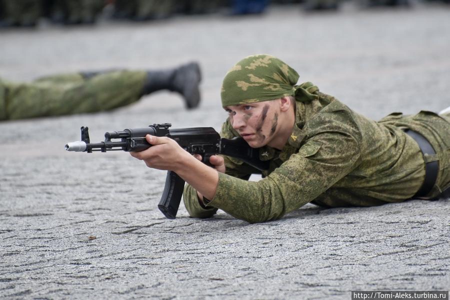 На брусчатке главной площади (Воронеж) Воронеж, Россия