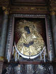 Оберегом города Вильнюса свыше 400 лет является Икона Чудотворной Божьей Матери, находящаяся в алтаре часовни Ворот Зари.