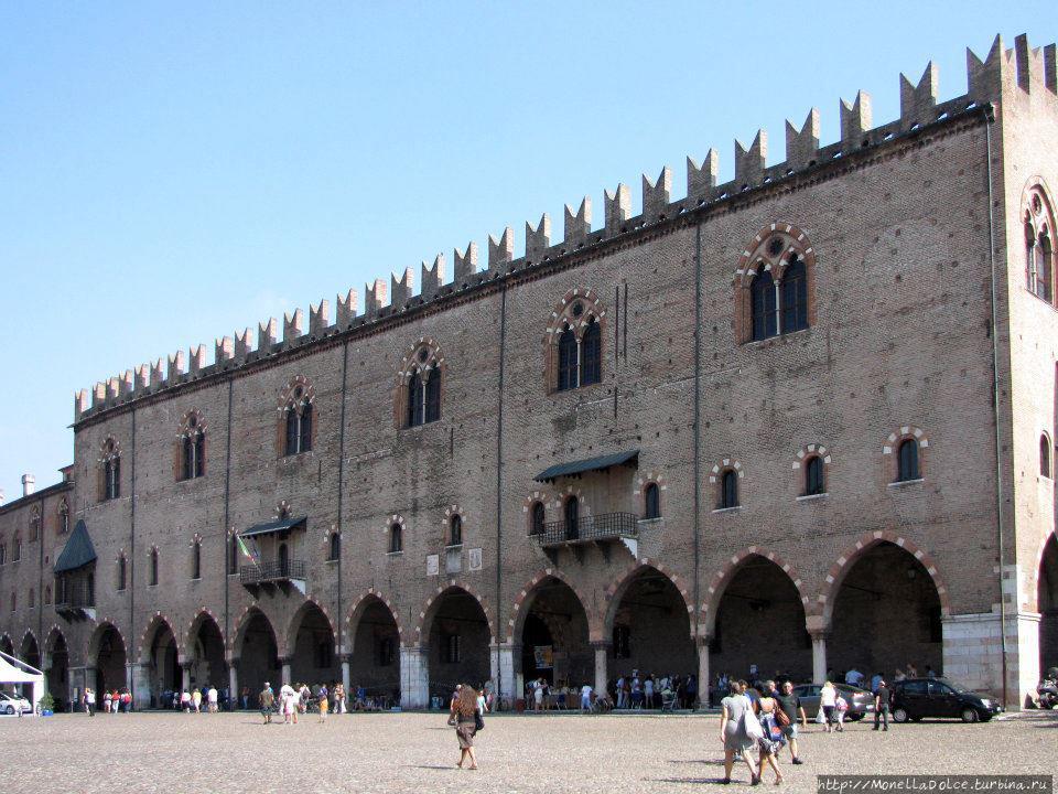 Дворец Дукале Мантуя, Италия