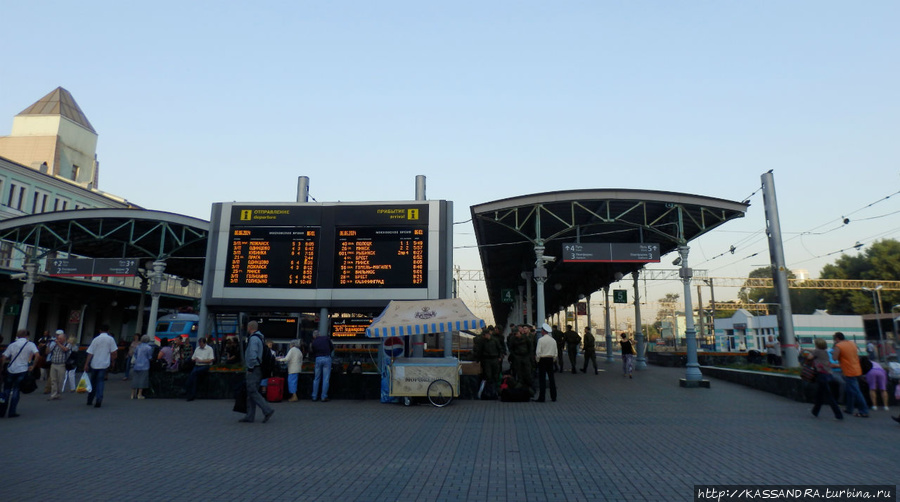 Георгиевская лента на Белорусском вокзале Москва, Россия