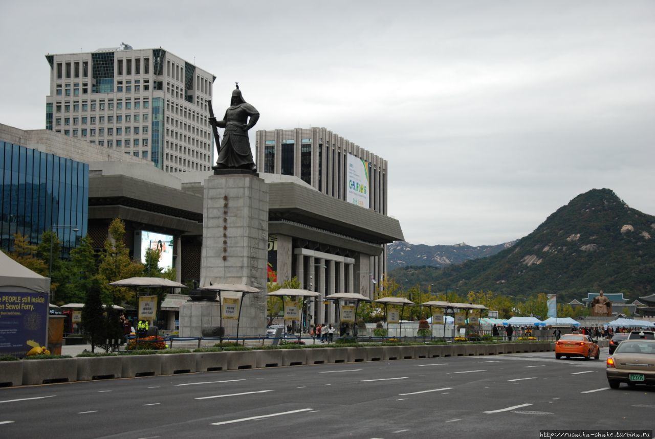 Памятник адмиралу Ли Сунсину Сеул, Республика Корея