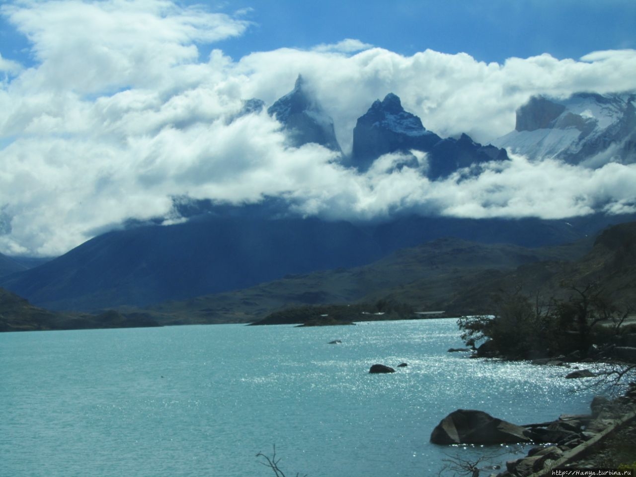 Озеро Пехоэ Национальный парк Торрес-дель-Пайне, Чили