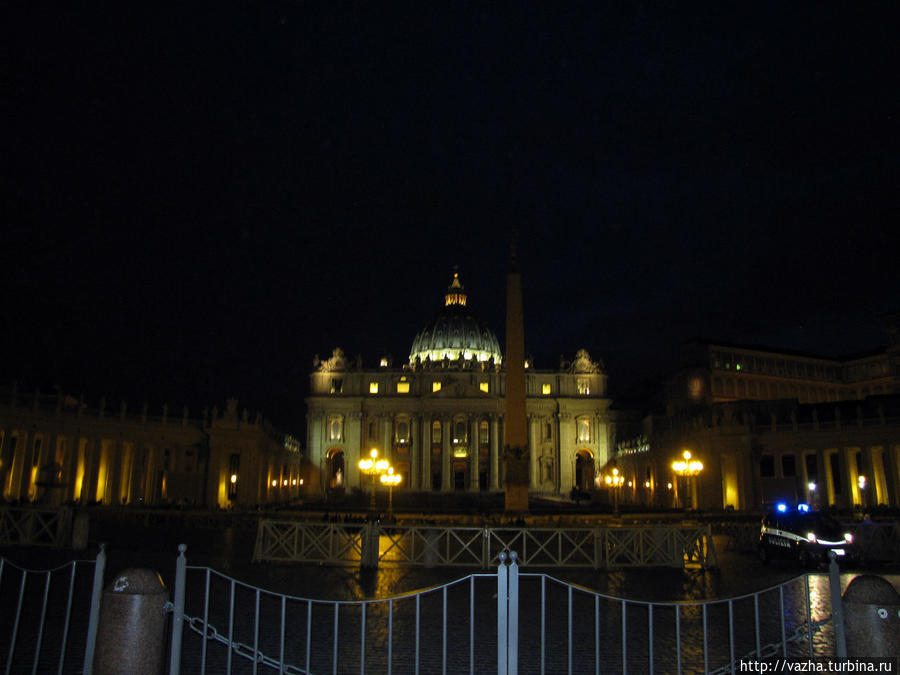 Собор святого Петра вечером Ватикан (столица), Ватикан