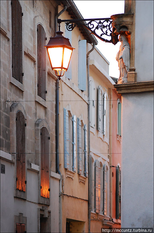 Песнь об Арле с бокалом розе в руке (часть 2) Арль, Франция