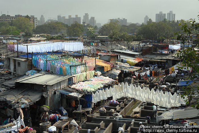 Вид с моста на район где трудятся Dhobi Ghat Мумбаи, Индия