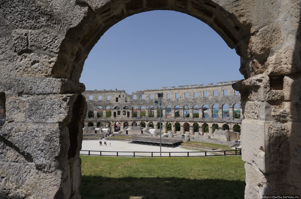 Пула 10 лет спустя Пула, Хорватия