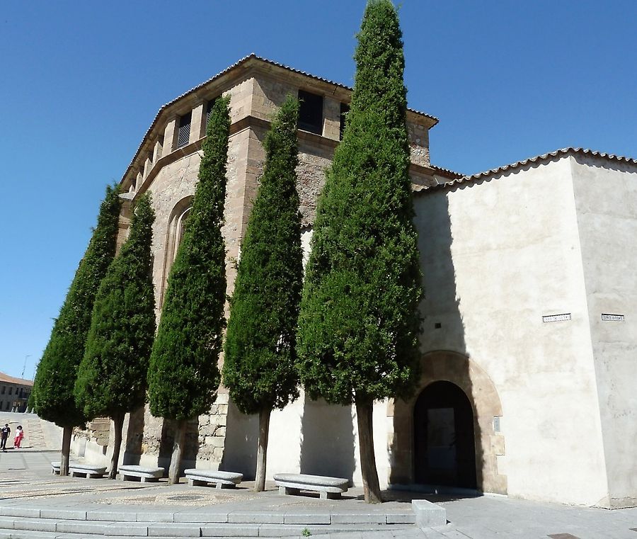 Женский монастырь Лас-Дуэньяс / Convento de las Dueñas