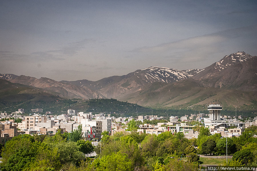 Мавзолей Бабы Тахер Орьяна в Хамадане Хамадан, Иран