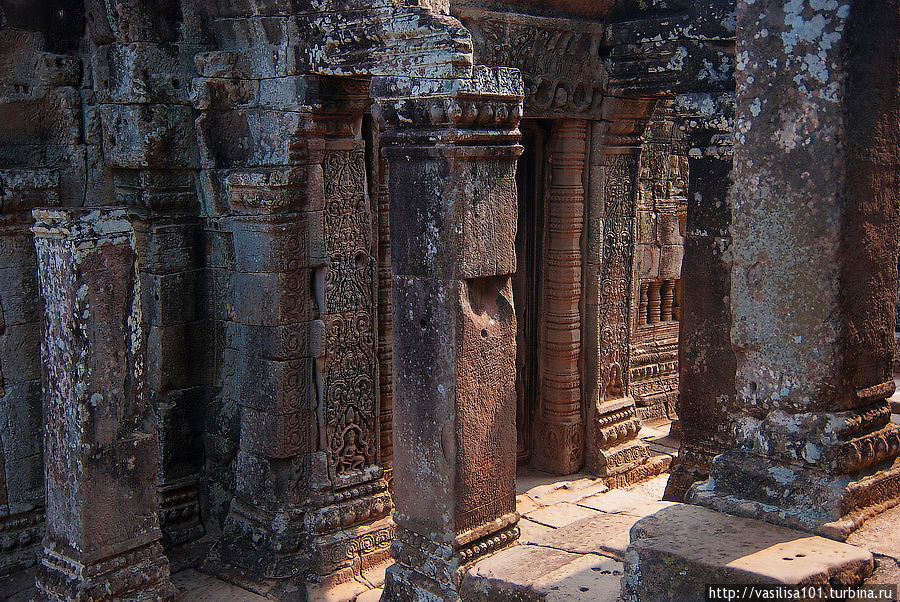 Каменные лики храма Байон Ангкор (столица государства кхмеров), Камбоджа