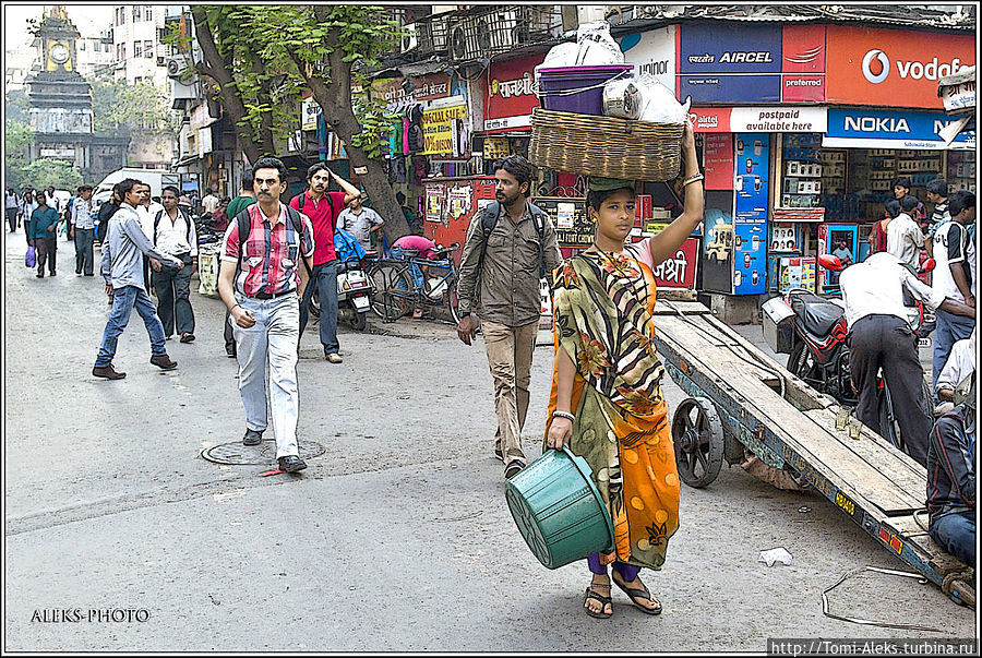 И как они носят всегда на голове свои корзины?
* Мумбаи, Индия