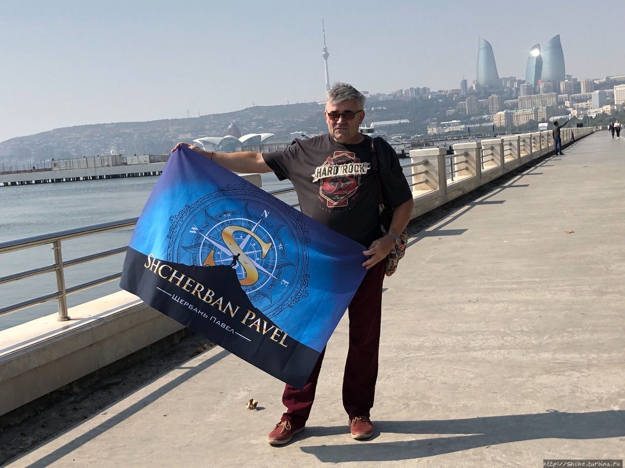 В новые поездки с новым флагом Баку, Азербайджан
