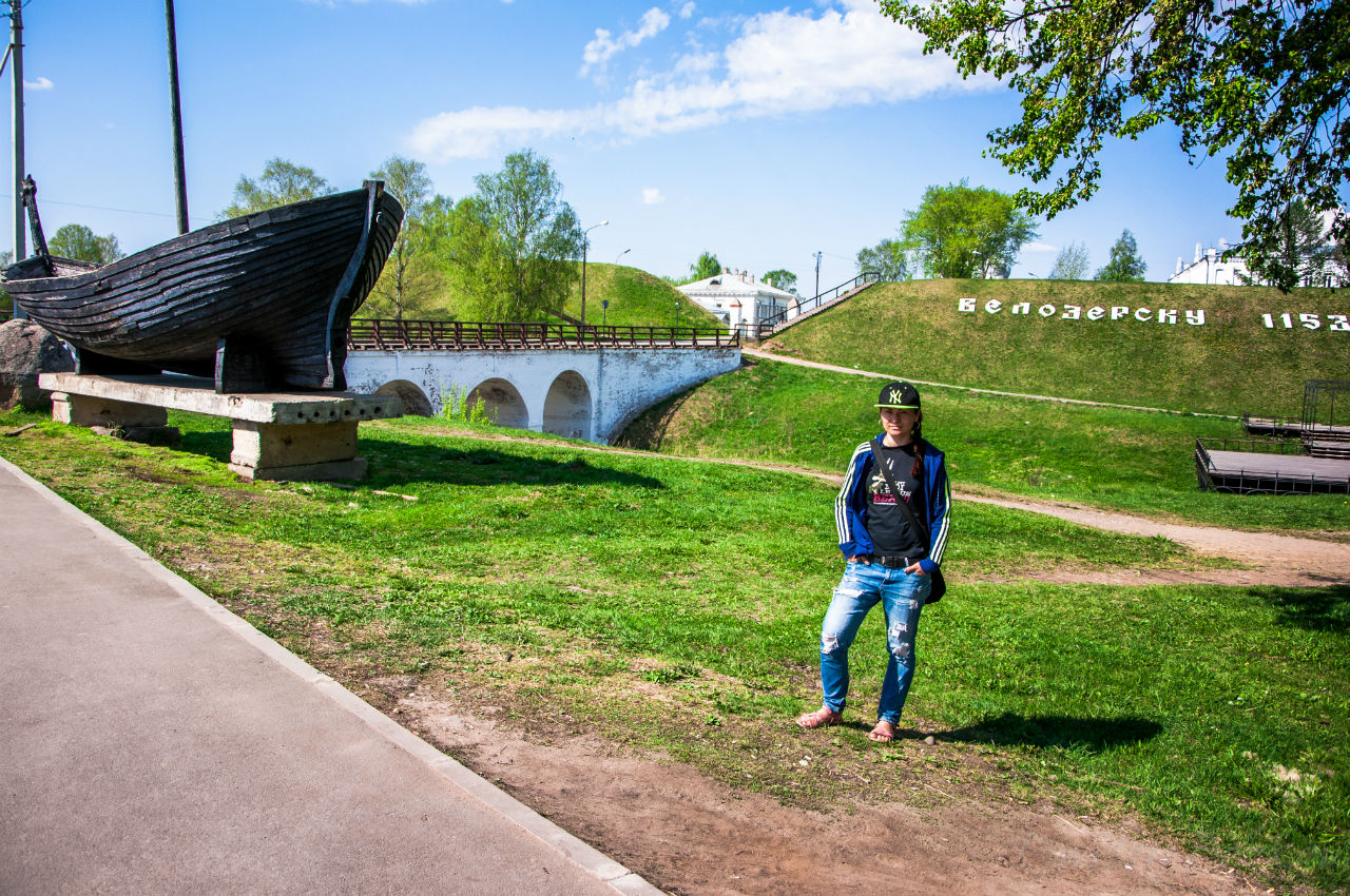 Новости белозерска вологодской. Белозерск. Белозерск набережная. Белозёрск Вологодской области. Белозерская набережная.