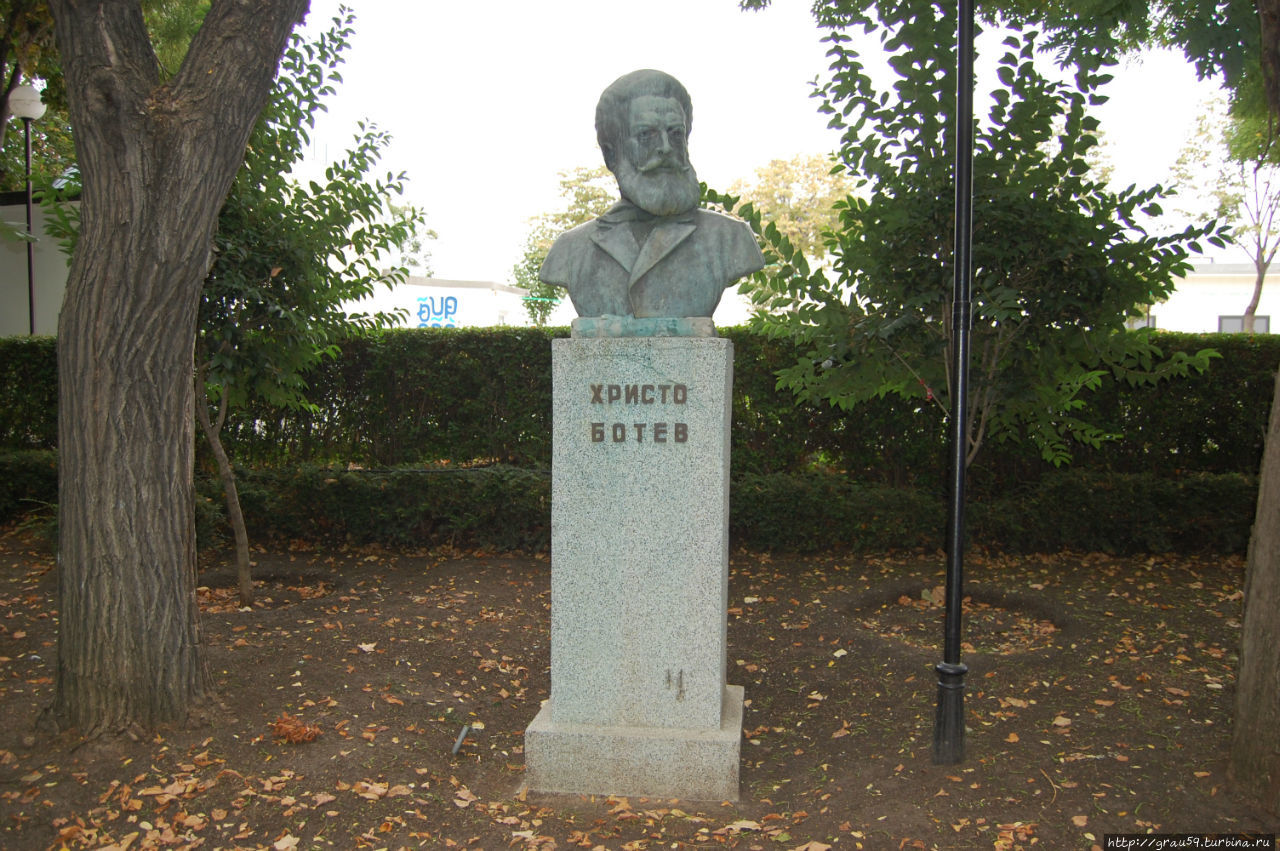 Памятник Христо Ботеву Бургас, Болгария