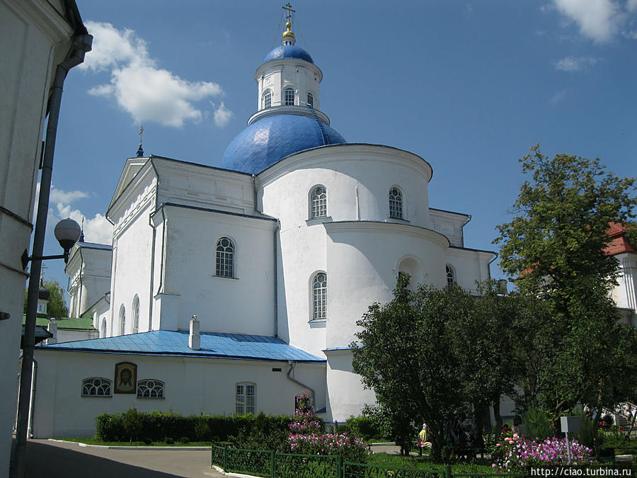 Свято-Успенский собор.