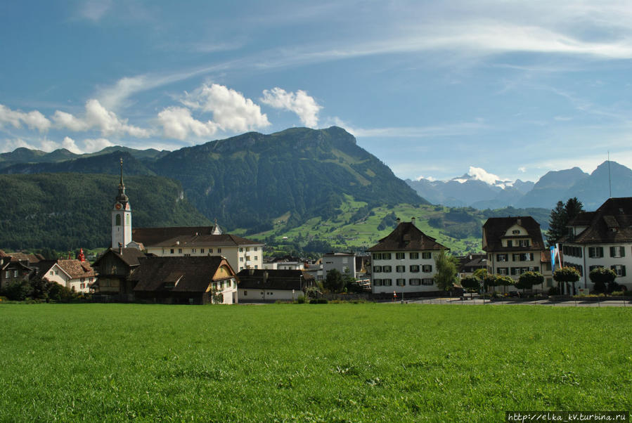 Вид на гору Фрональпшток из Швица Швиц, Швейцария