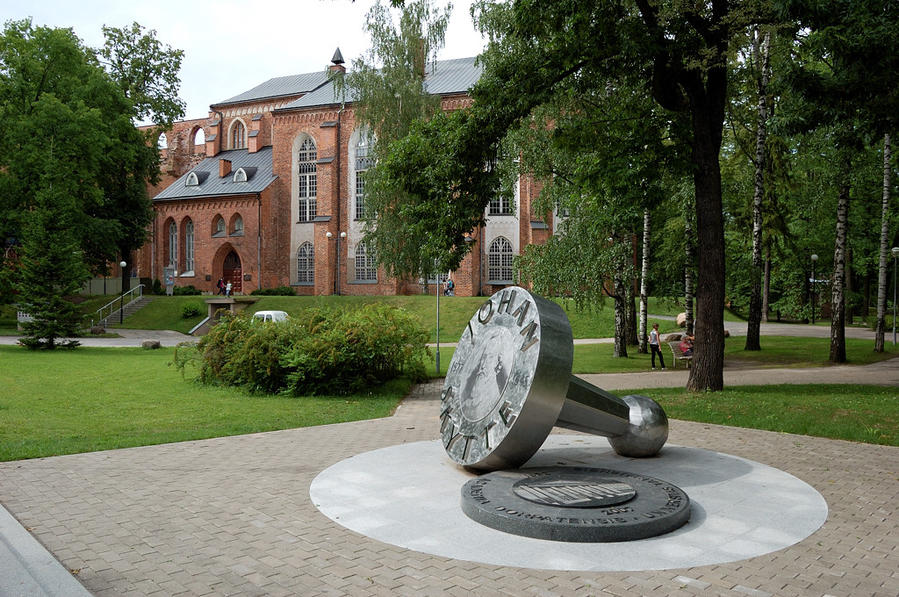 Памятник Юхану Шютте Тарту, Эстония