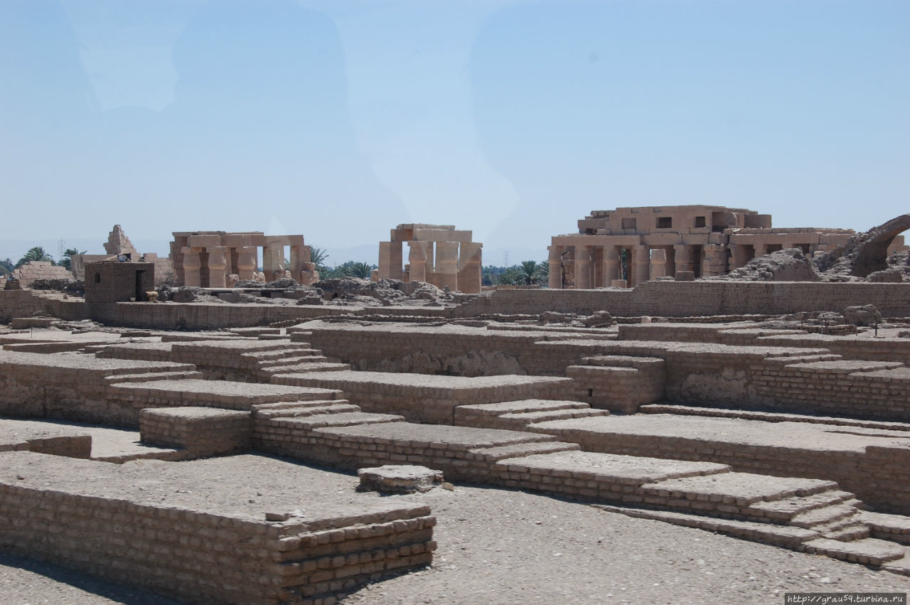 Храм Рамессеум Луксор, Египет