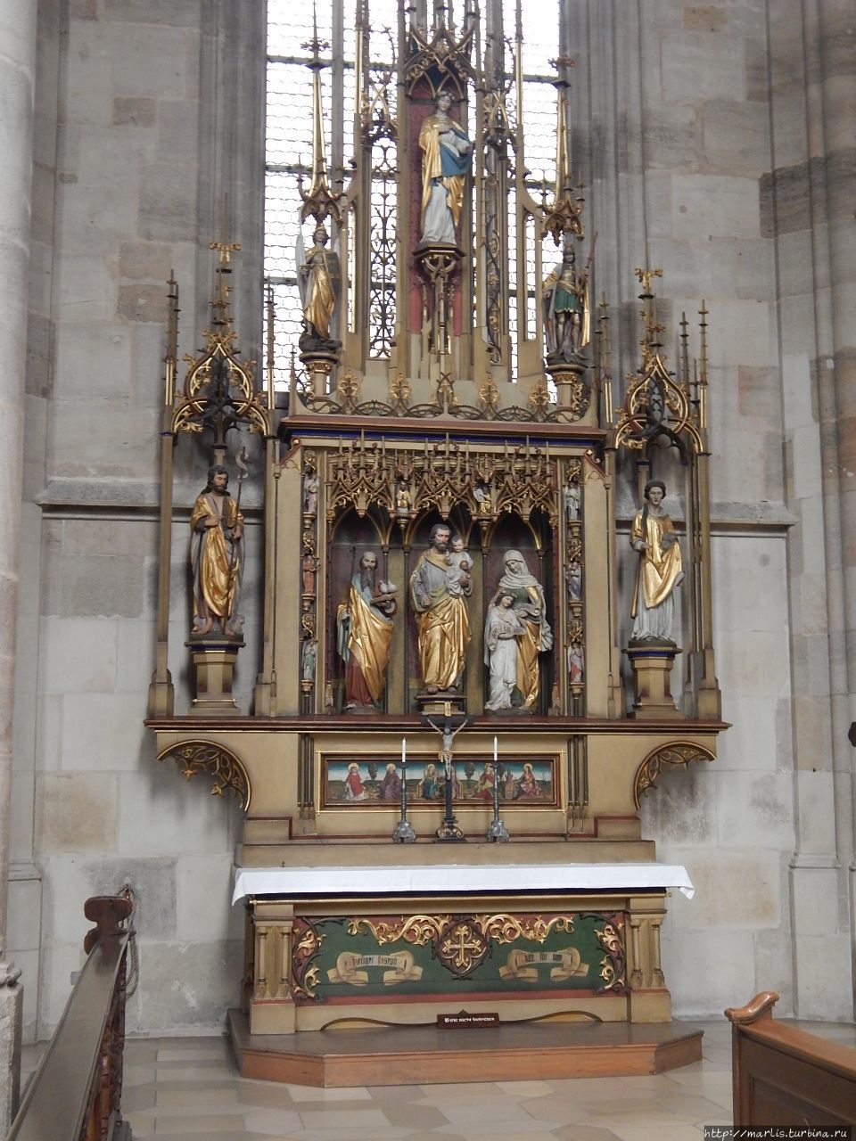 Josephsaltar, 1480. Алтарь Иосифа и Св. Анны, 1480. Некоторые фигуры сделаны в 19-м веке. Динкельсбюль, Германия
