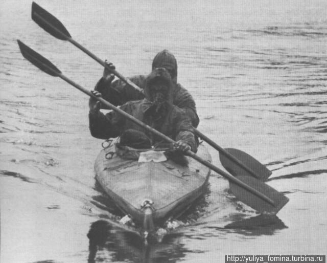 Девушка с веслом