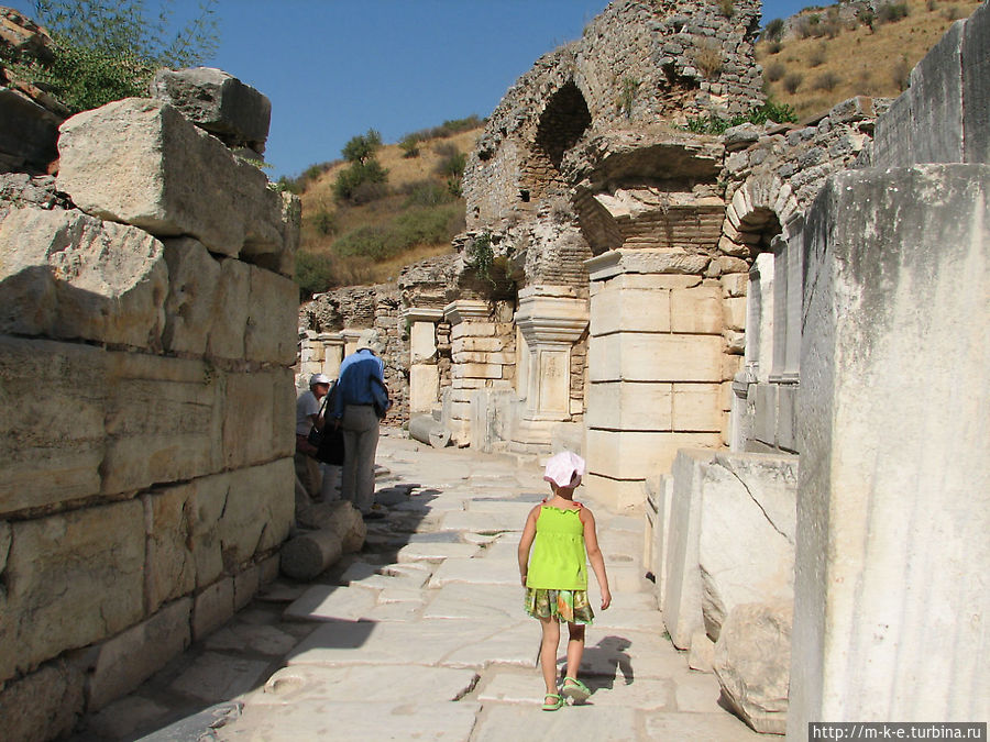 Эфес. Вверх по улице Куретов Эфес античный город, Турция