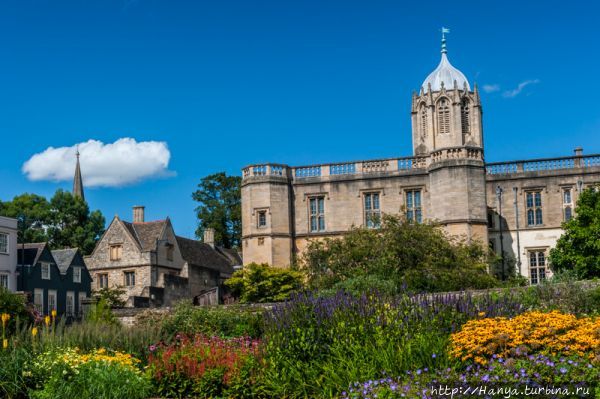 Сад Fellow Garden и Башня Олд Том. Крайст Черч Колледж, Оксфорд. Фото из интернета Оксфорд, Великобритания