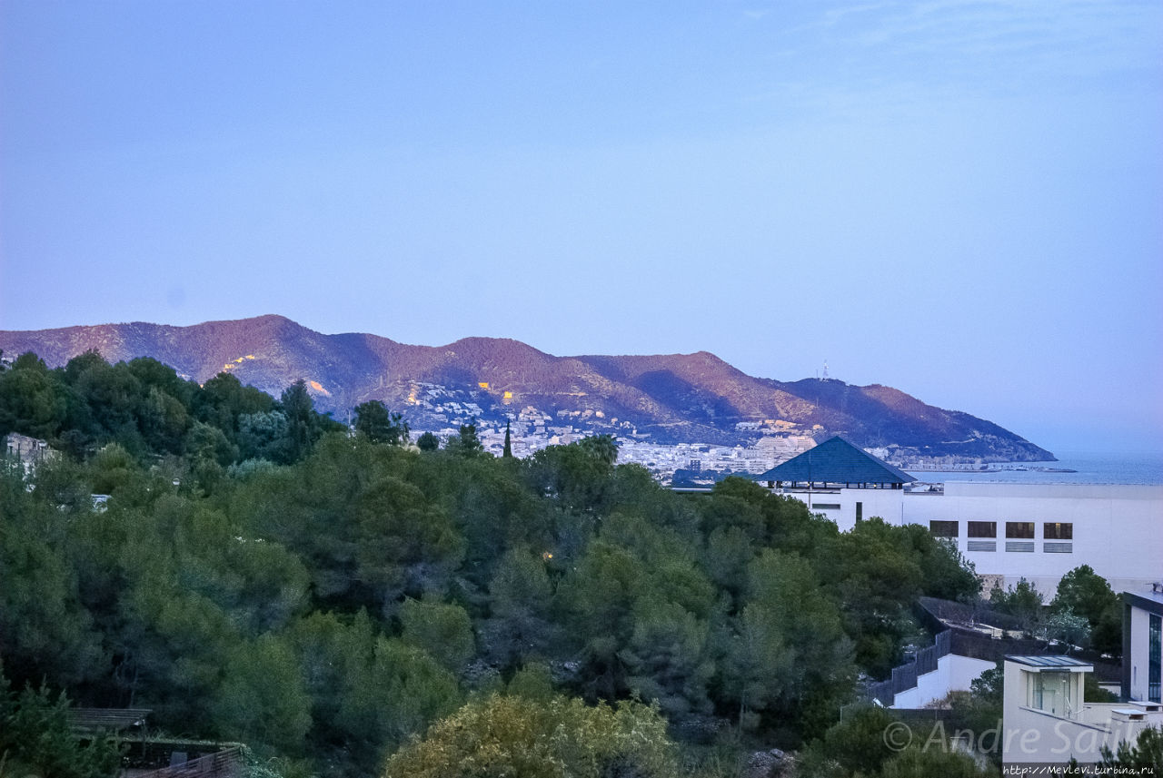 Прогулка по старому городу Ситжес, Испания