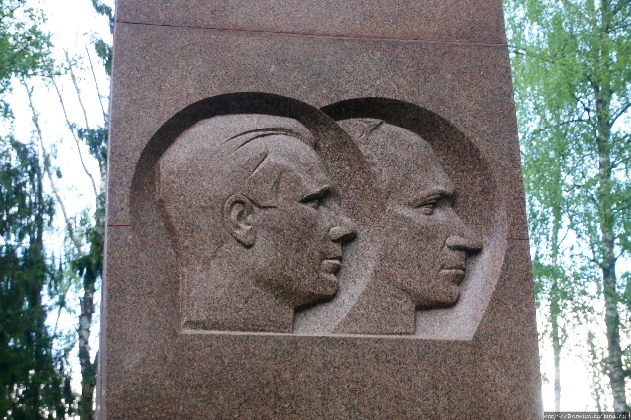 Мемориал Гагарина и Серегина в Новоселово