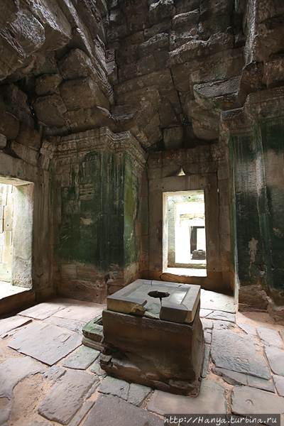 Интерьер центральной башни храма Та Сом. Фото из интернета