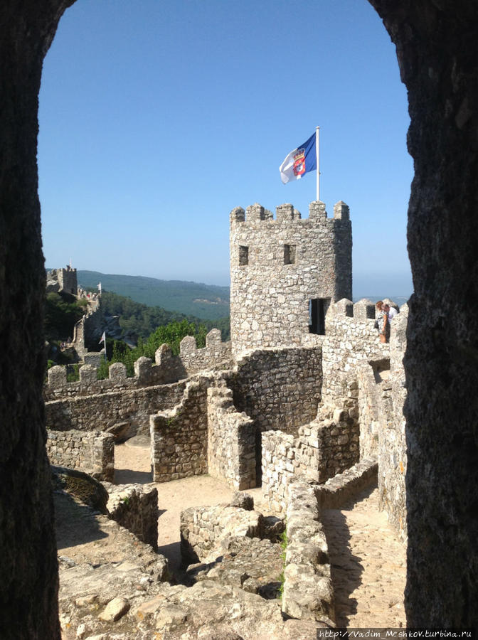 Вид на Замок Мавров. Синтра, Португалия