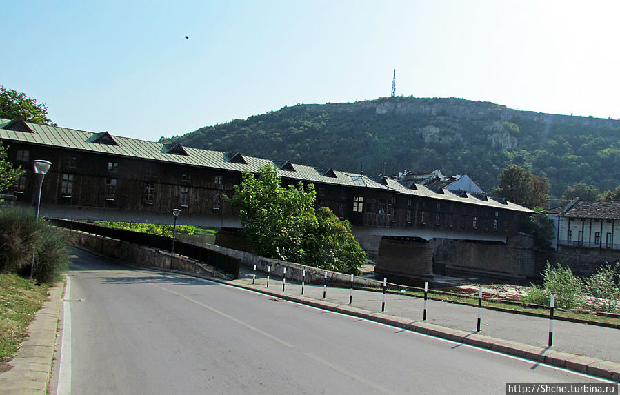Деревянный мост Колю Фичето — символ города Ловеч Ловеч, Болгария