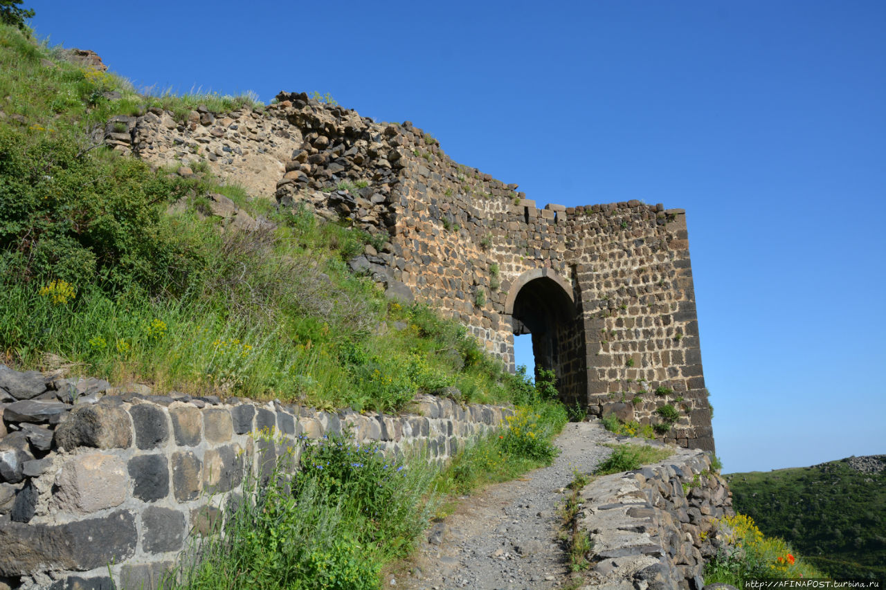 Крепость Амберд с французским шармом Амберд, Армения