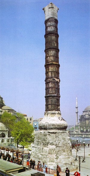 Колонна Константина. Скан из книги Стамбул, Турция