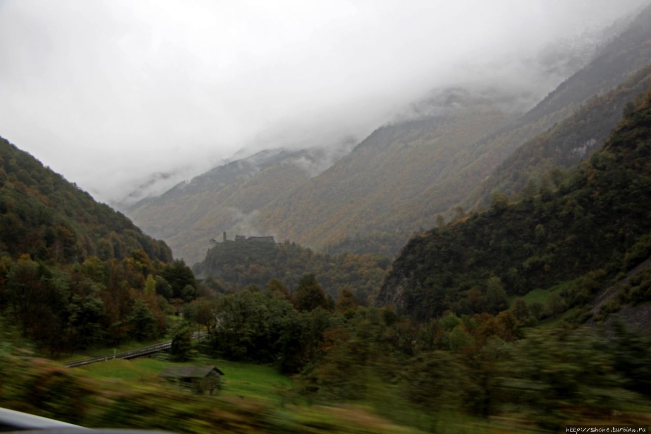 За окном Швейцарские Альпы, Октябрь, кантон Граубюнден Кантон Граубюнден, Швейцария